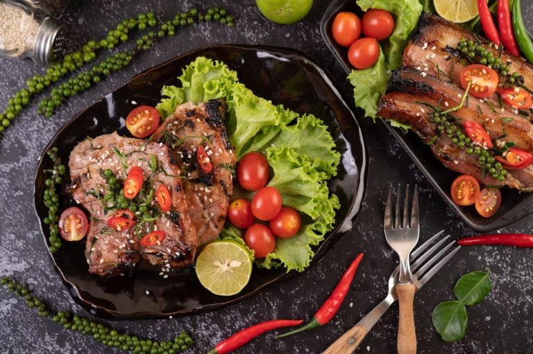 Czy dieta oparta na dużej ilości mięsa jest rzeczywiście tak szkodliwa? Poznajcie dietę karniwora